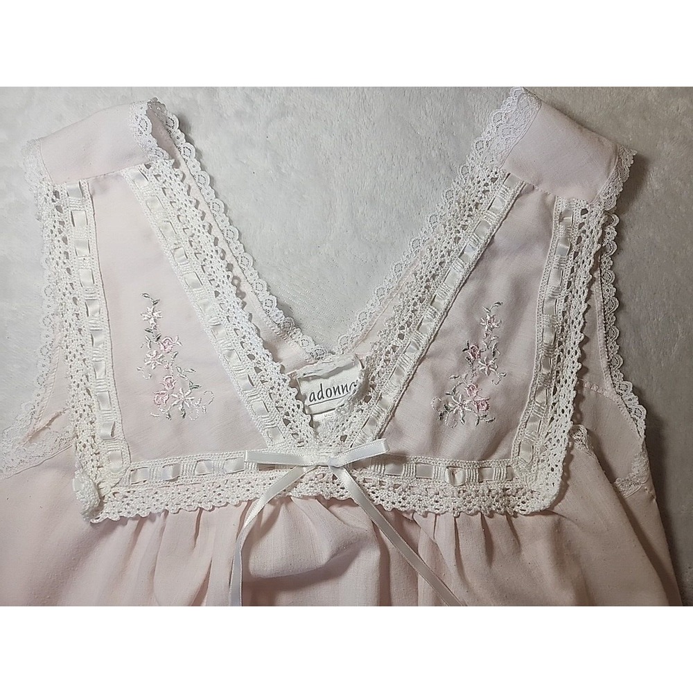 Vtg Adonna‎ Night Gown & Robe Set Pink Embroidered Farmhouse Cottage Lace S or M
